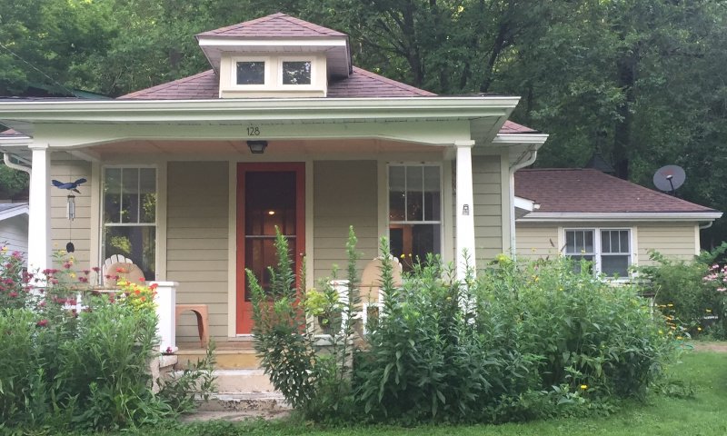 Elsah, IL cottage for raffle in spring