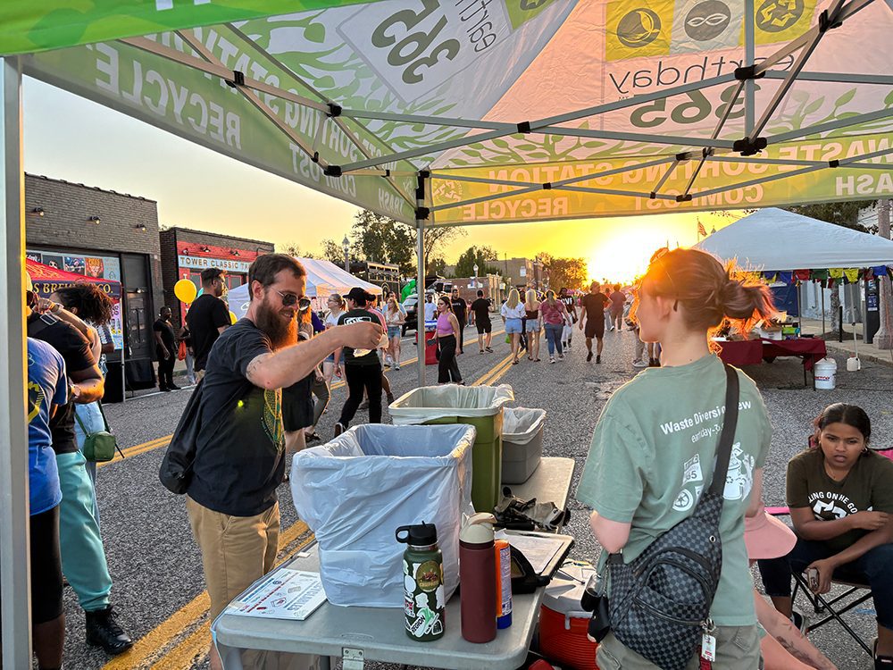 rog-photo-2-small Waste sorting station photo with attendee